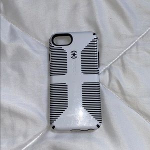 SPECK black & white iPhone 6/7/8 case
